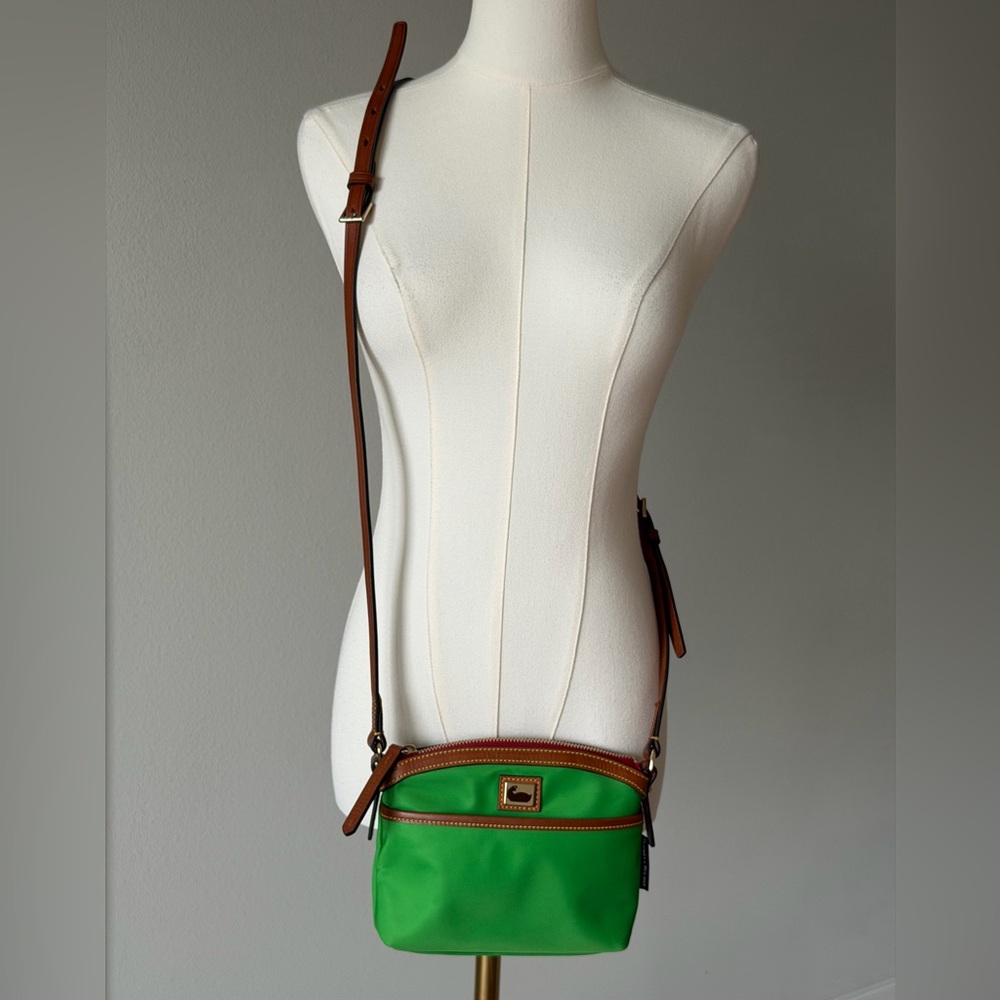 Dooney & Bourke Wayfarer Camden Dome Crossbody Green Bag with Leather Brown Trim - Picture 2 of 12